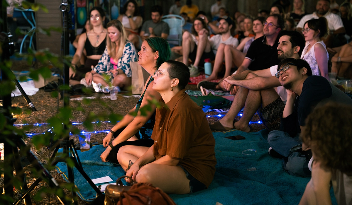 Hyde Park Storytelling crowd